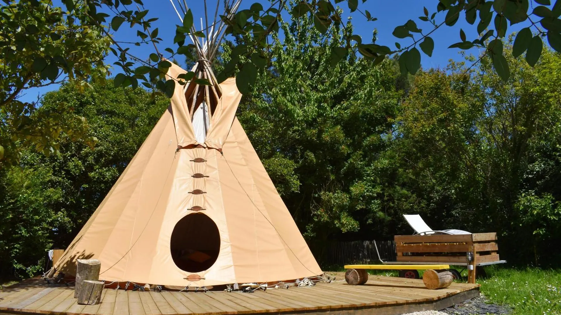 Nuit En Cheyenne Tipi A 500M De La Plage Cancale France