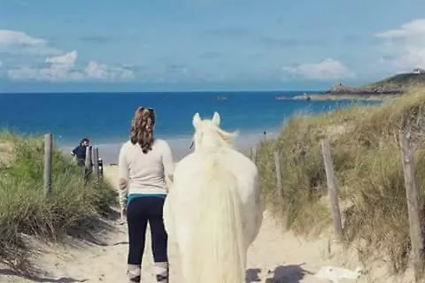 Nuit En Cheyenne Tipi A 500M De La Plage Cancale Luxury tent